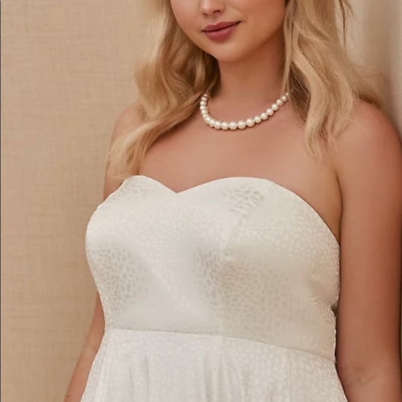🆕 NWT Torrid white leopard saying strapless wedding dress size 12 - Picture 2 of 5